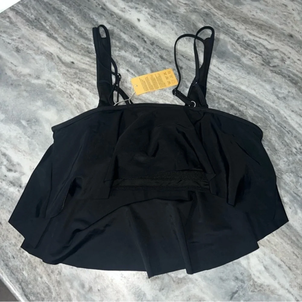 Duostick black RUFFLED FLOUNCE TOP size small nwt